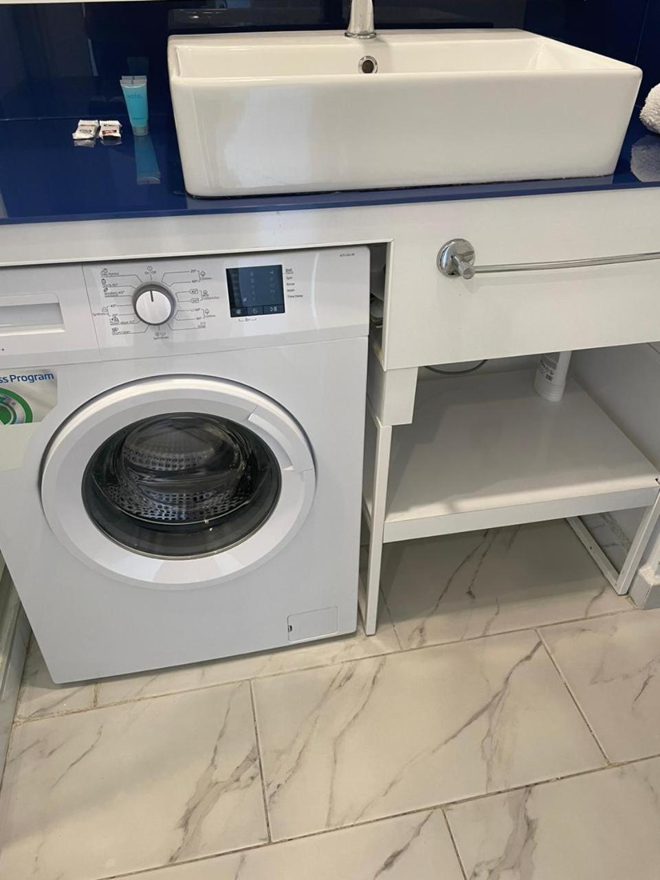 Orbi Сity Sunny Apartments High Floor Batumi Eksteriør billede
